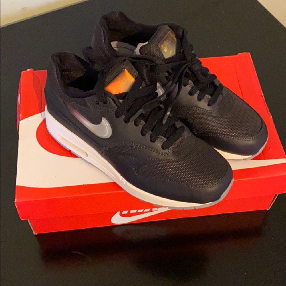 Women’s Nike Air Max 6.5